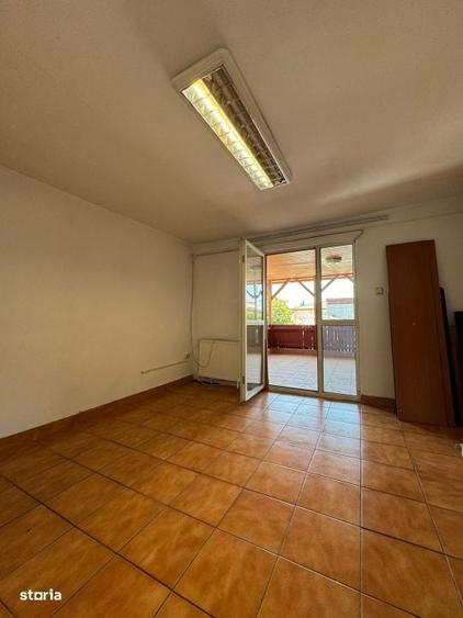 Casă cu 4 camere în Mărgeanului