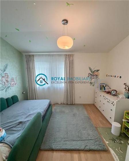 Duplex cu 5 camere cu Piscina în Păulești