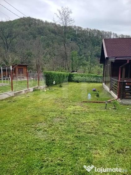 Casă cu 3 camere cu Teren 740 Mp în Central