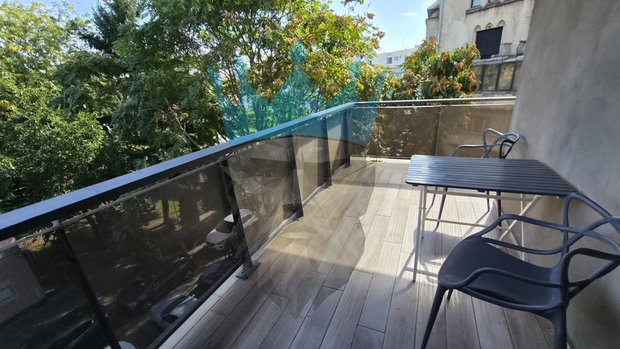 Apartament cu 2 camere decomandat, mobilat în P-ța Victoriei