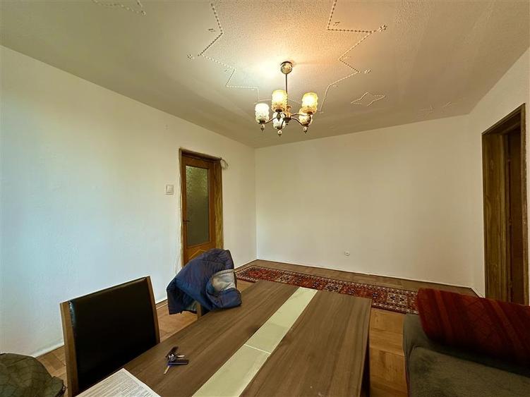 Apartament cu 2 camere semidecomandat în Podgoria