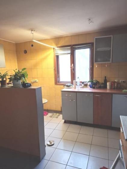 Casă cu 5 camere cu Teren 1521 Mp în Poiana