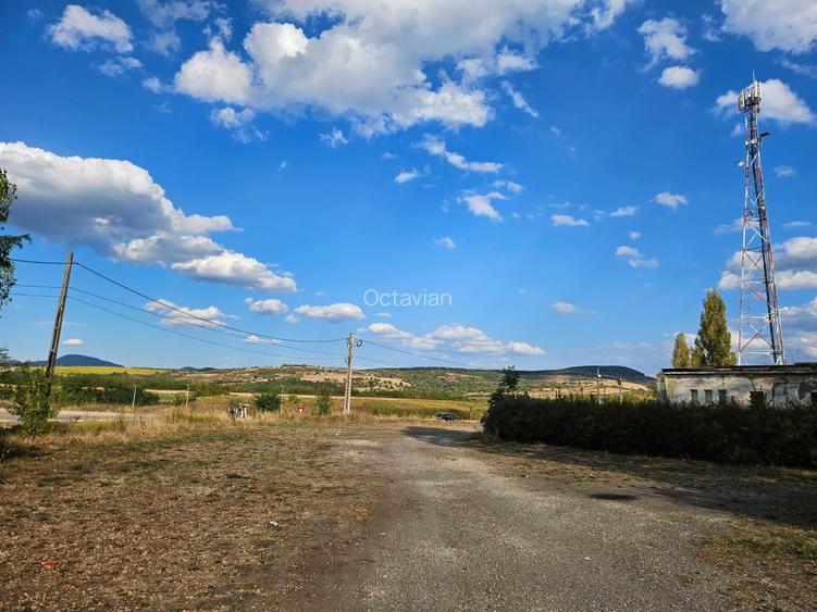 Fost restaurant turistic pe un teren de 8620mp in satul Persani, comuna Sinca judetul Brasov acces direct in E68