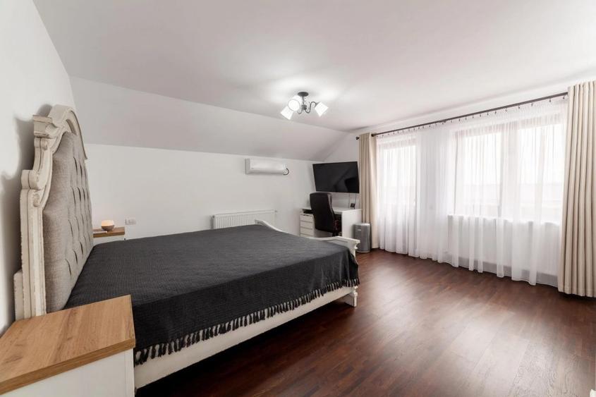 Casă individuală cu 3 camere cu Canalizare în Bradu