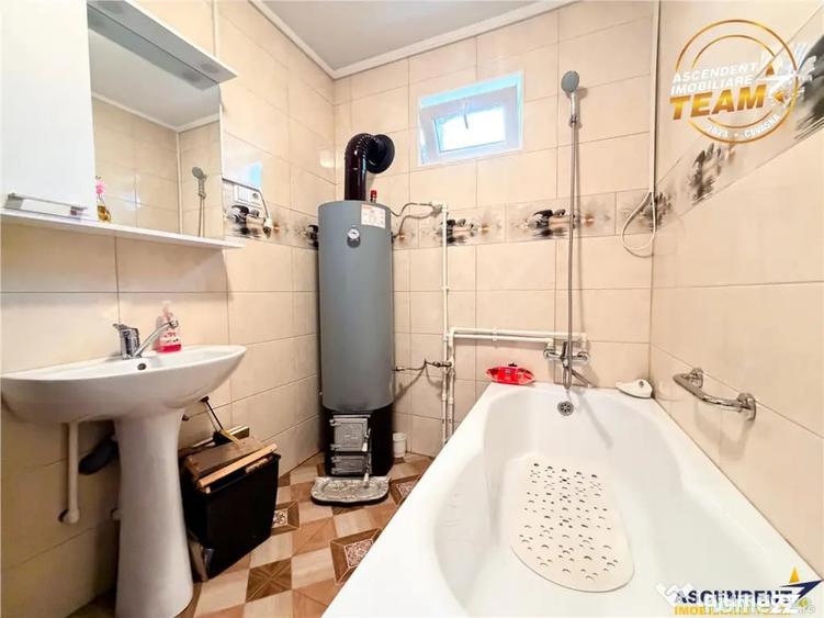 Casă cu 4 camere cu Teren 1315 Mp în Cernat