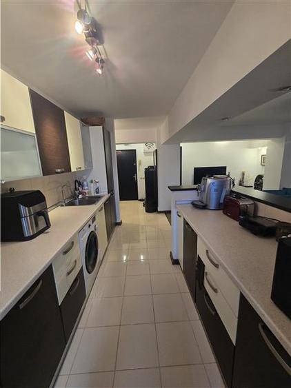 Apartament cu 2 camere decomandat, mobilat în Casa de Cultură