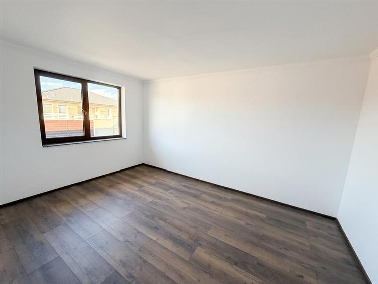 Casă cu 4 camere cu Teren 500 Mp în Sântandrei