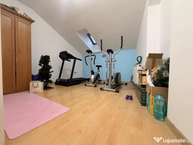 Casă cu 7 camere cu Teren 411 Mp în Dâmbovița