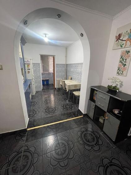 Inchiriez Apartament cu 2 camere decomandat - 3