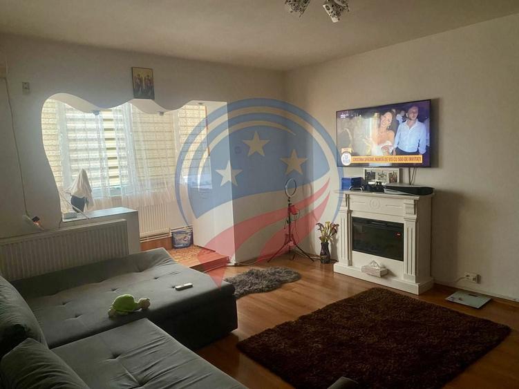 Apartament cu 2 camere semidecomandat în Craiovița Nouă