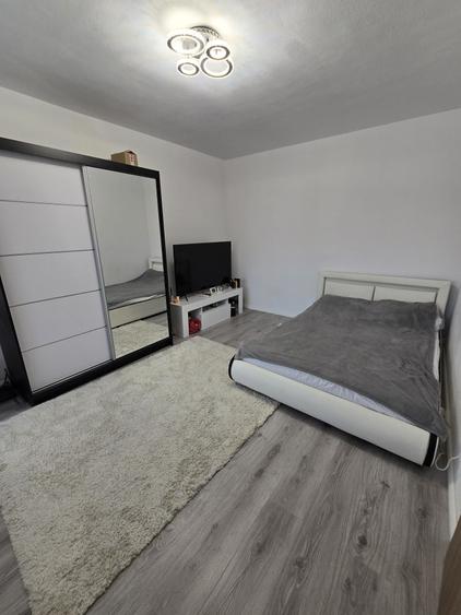 Casă cu 4 camere în Traian