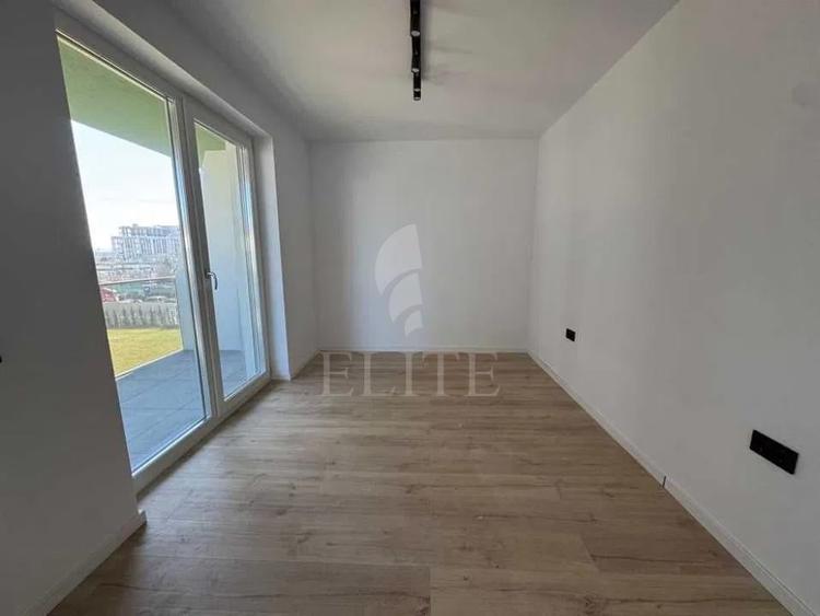 Apartament cu 2 camere semidecomandat, mobilat în Mărăști