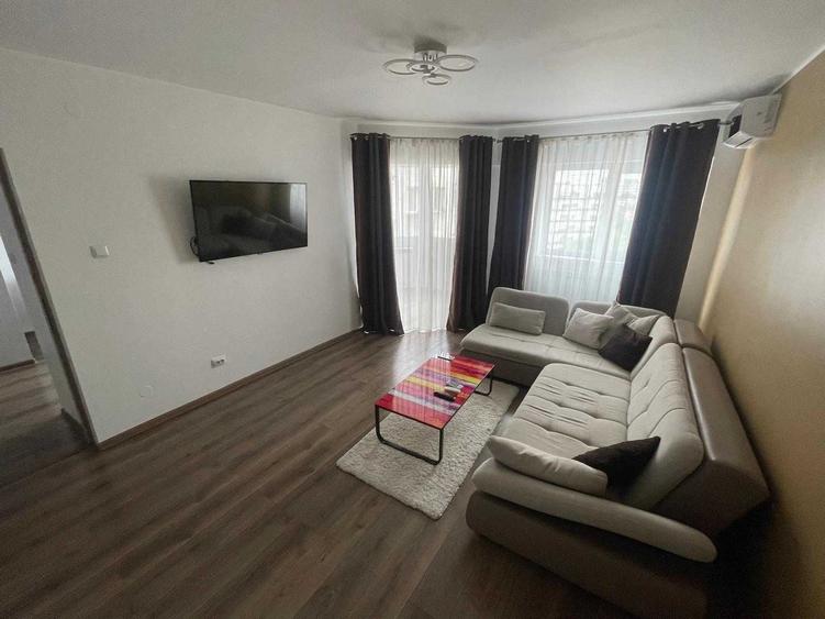 Apartament cu 3 camere decomandat în Faleză