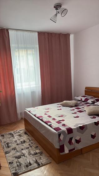 Apartament cu 3 camere semidecomandat în Rupturile