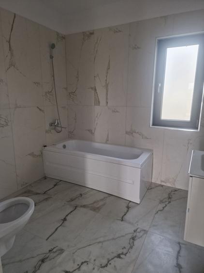 Casă cu 4 camere în Lunca