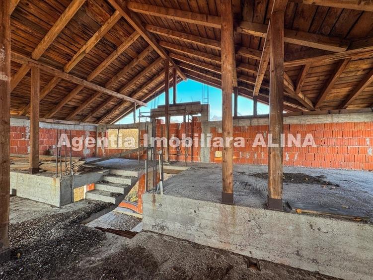 Casă cu 5 camere în Sântuhalm