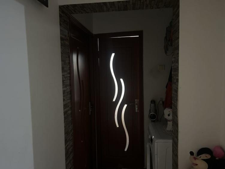 Apartament cu 3 camere decomandat în Găvana