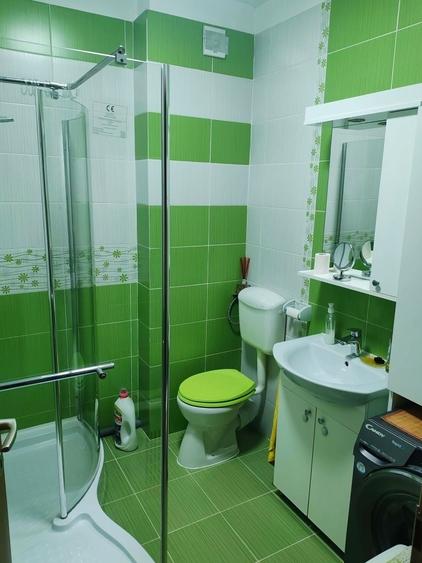 Apartament cu 3 camere semidecomandat în Iris