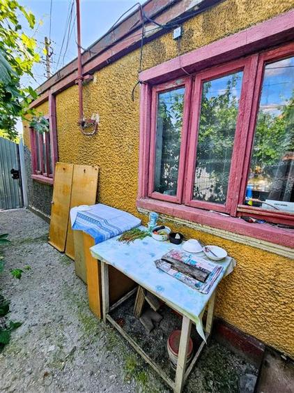 Casă individuală cu 5 camere cu Canalizare în Chercea