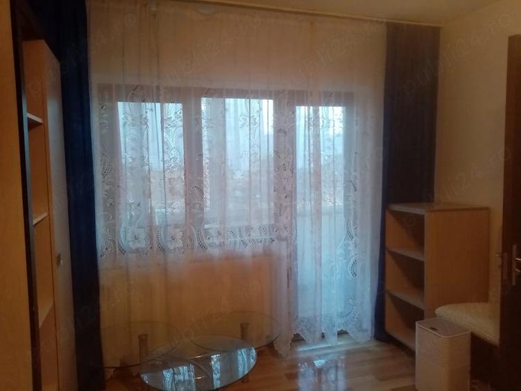 Garsonieră decomandată în Petros