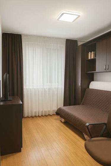 Apartament cu 3 camere semidecomandat în Drumul Taberei