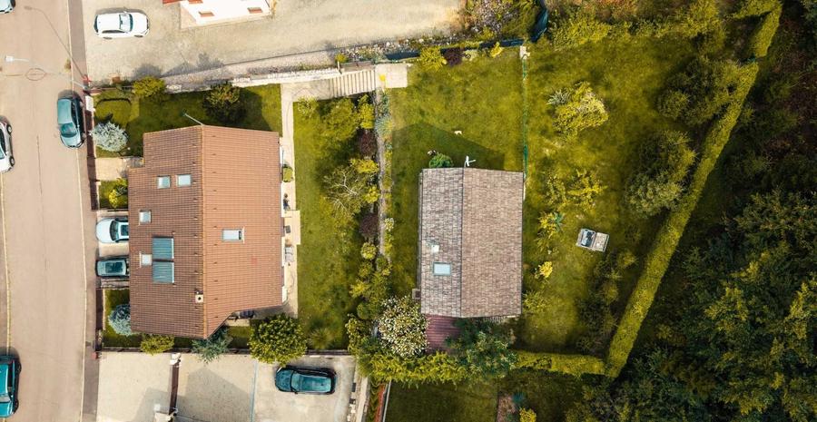Casă cu 4 camere în Exterior Vest