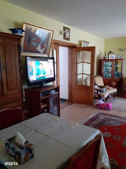 Casă cu 5 camere cu Teren 1243 Mp în Slobozia Nouă