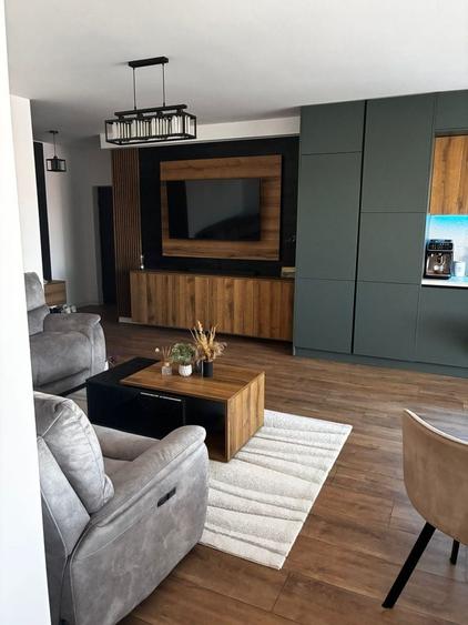 Apartament cu 3 camere decomandat în Florești