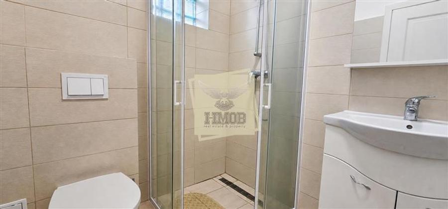 Apartament cu 3 camere semidecomandat, mobilat în Turnișor
