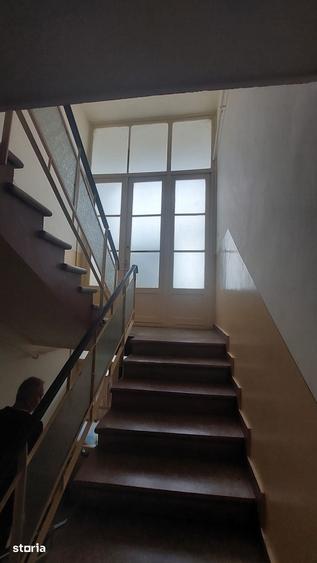 Apartament cu 3 camere în Funcționarilor