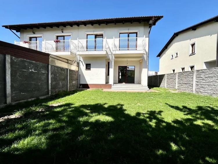 Duplex cu 5 camere cu Canalizare în Giroc