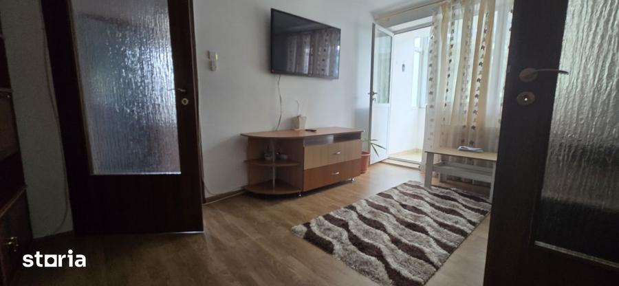 Apartament cu 2 camere semidecomandat în Aleea Trandafirilor