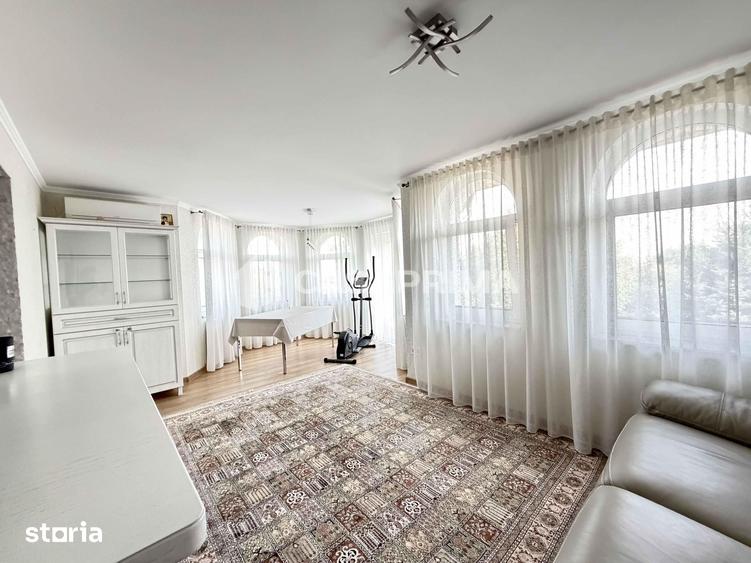 Casă cu 9 camere cu Teren 1711 Mp în Miroslava