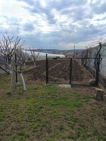 Casă cu 3 camere în Ipotești