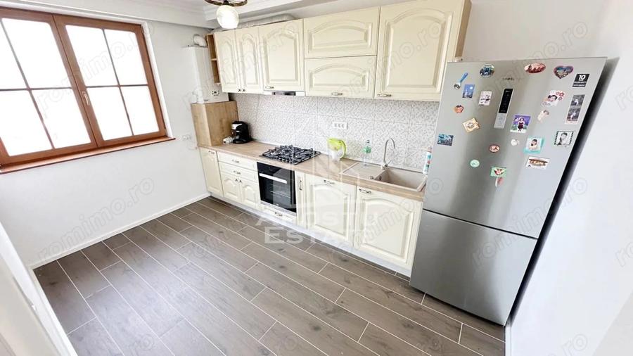Apartament cu 3 camere semidecomandat, mobilat în Giroc