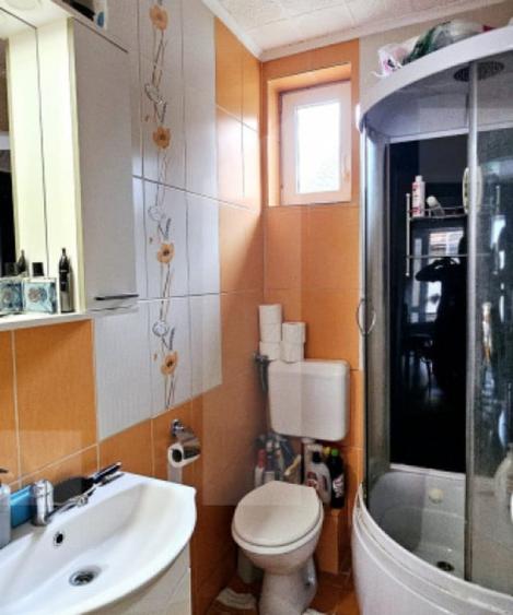 Casă cu 5 camere cu Teren 1346 Mp în Central