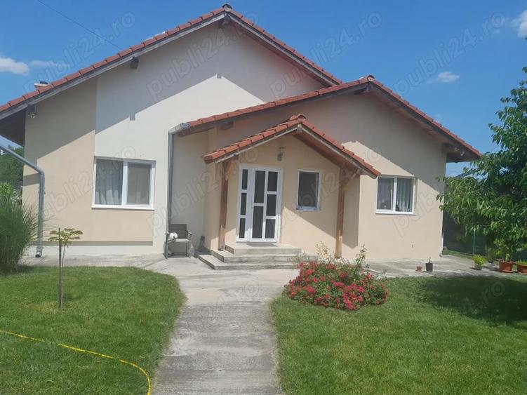 Casă cu 4 camere în Șofronea