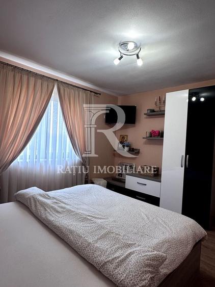 Casă individuală cu 4 camere cu Canalizare în Drăgești