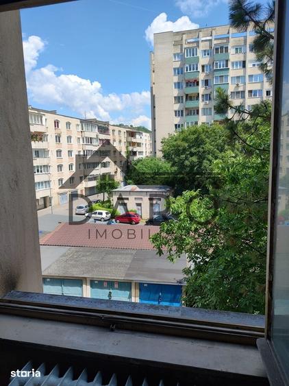 De va^nzare apartament 2 camere, 50 mp, etaj 3/10, Str. Bras?ovului - 1