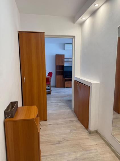 Apartament cu 2 camere semidecomandat în Aradului