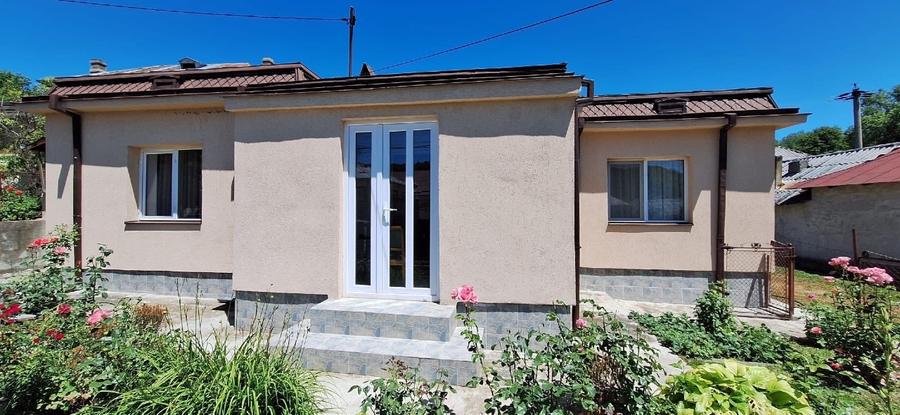 Casă individuală cu 4 camere cu Teren 1037 Mp în Câmpuri