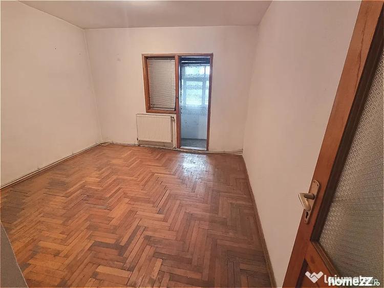 Apartament cu 3 camere decomandat în Ștefan cel Mare