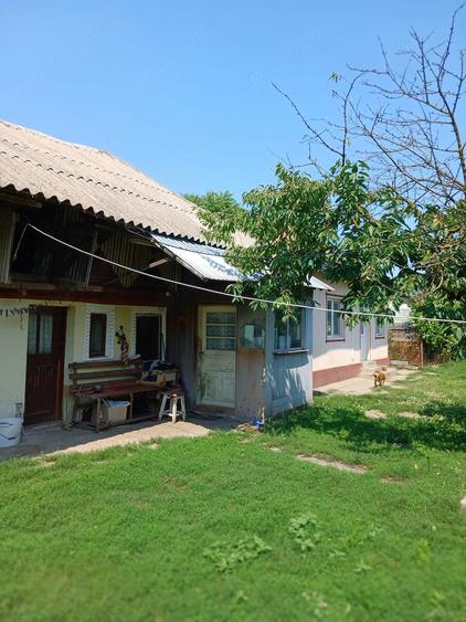 Casă cu 3 camere cu Teren 2138 Mp în Corbii Mari