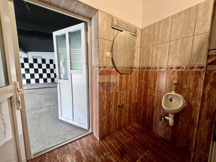 Spațiu comercial, de 60 mp, în Calea Poplăcii
