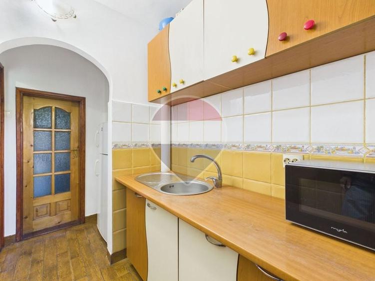 Apartament cu 2 camere semidecomandat, mobilat în Olteniței