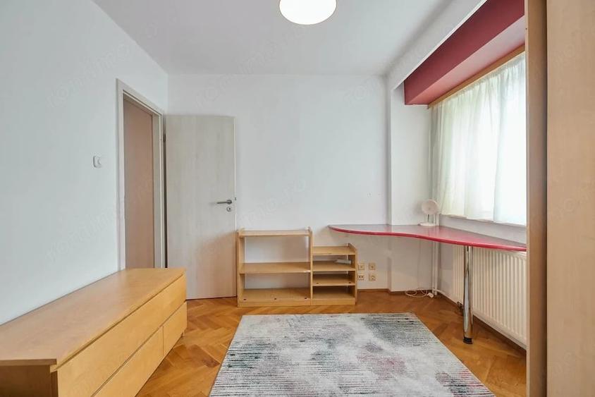Apartament cu 3 camere decomandat în Ultracentral