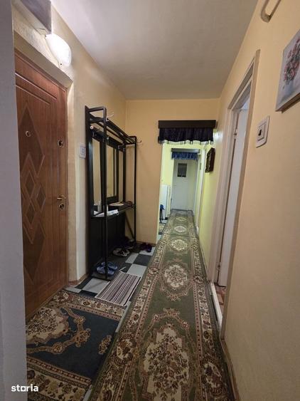 3 Camere confort 1 decomandate Capatul lui 4 - 5