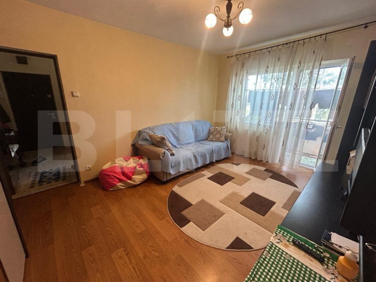 Apartament cu 2 camere semidecomandat în Micro 9