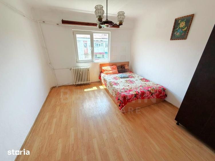 Apartament cu 4 camere decomandat în 1 Mai