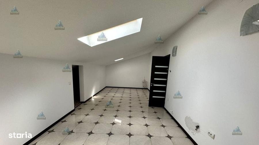 Casă cu 4 camere în Remuș